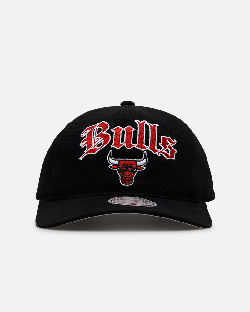 MITCHELL & NESS Mitchell & Ness Chicago Bulls 'Old English' Caddy Fit Snapback Black