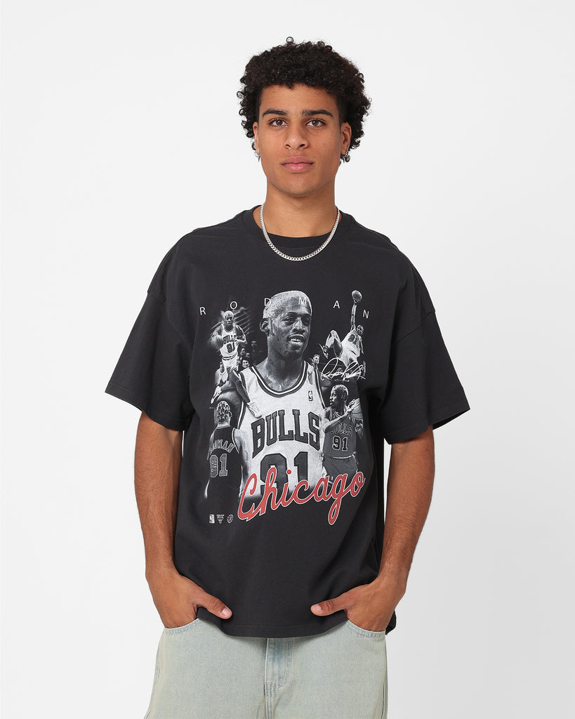 Mitchell & Ness Chicago Bulls Dennis Rodman Player Photo T-Shirt Faded ...