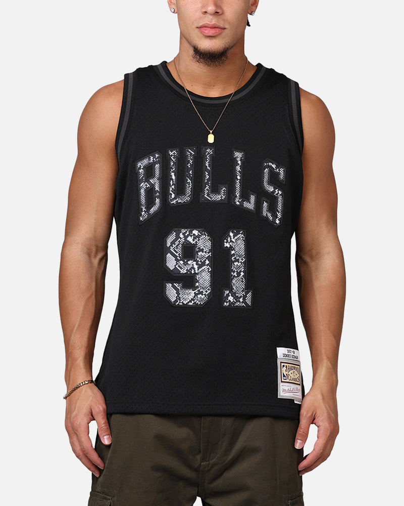 Mitchell & Ness Chicago Bulls Dennis Rodman '96-97 Leather Elegance Swing Jersey Black