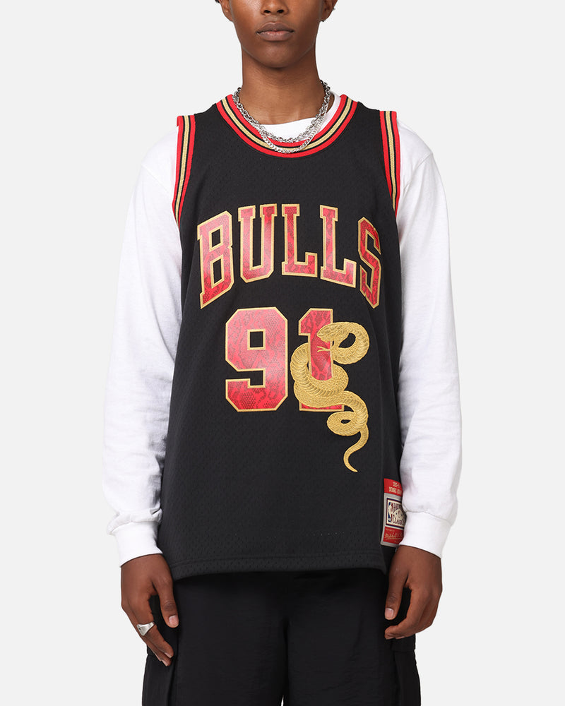 MITCHELL & NESS Mitchell & Ness Chicago Bulls Dennis Rodman 1997 Swingman Jersey Black/Gold