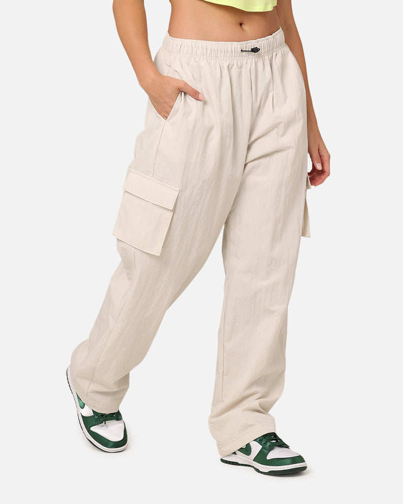 Nike Women's Sportswear Essential Woven Cargo Pants Light Orewood Brow ...