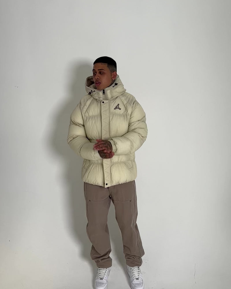 Jordan Essential Puffer Jacket Rattan | Culture Kings