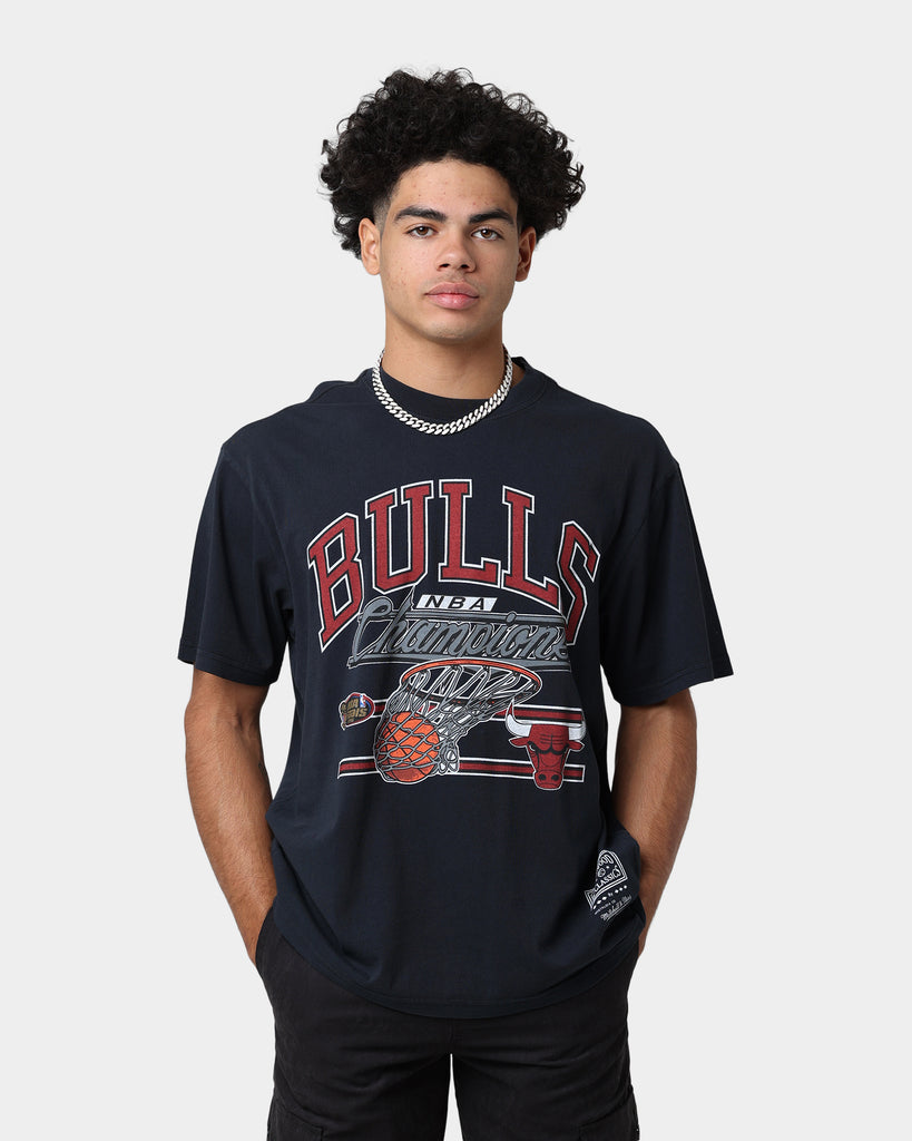 Mitchell & Ness Chicago Bulls Hoop T-Shirt Faded Black | Culture Kings