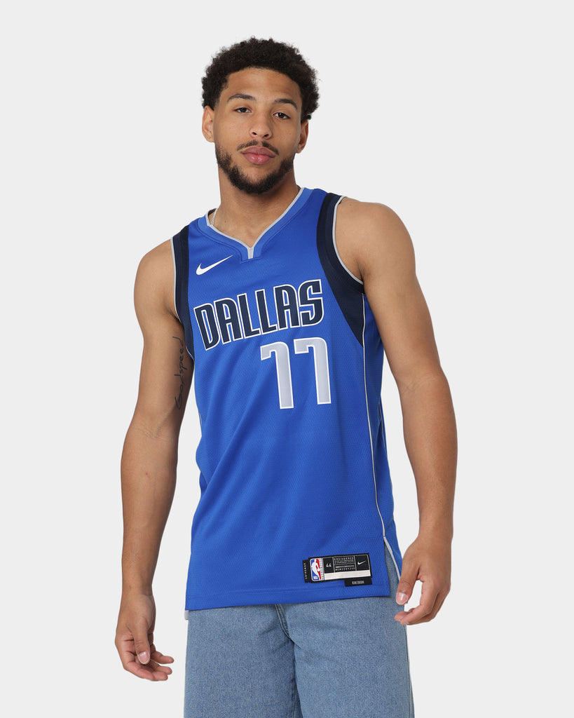 Nike Men's 2022-23 City Edition Dallas Mavericks Luka Doncic #77 Blue Dri-Fit Swingman Jersey, Medium