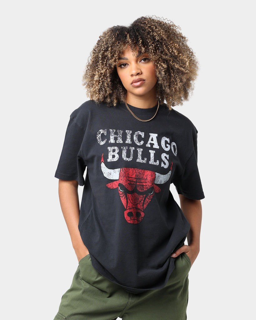 Mitchell & Ness Chicago Bulls Oversized Logo Short Sleeve Vintage T-Sh ...