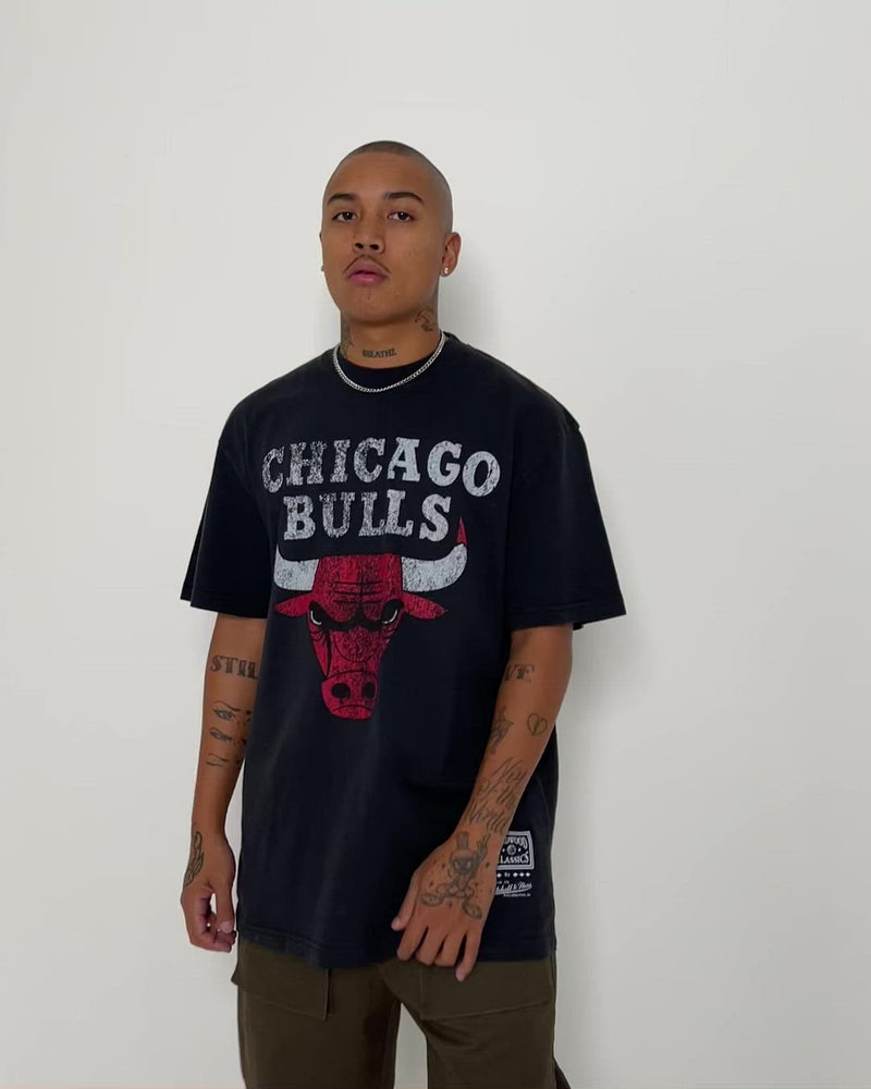 MITCHELL & NESS Chicago Bulls Vintage NBA V-Neck Tee